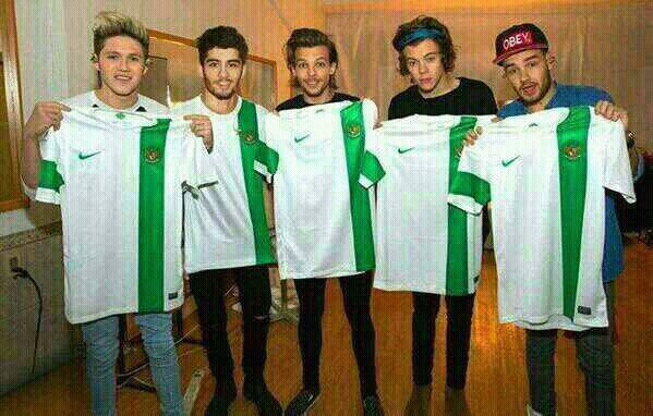 One direction,Little mix,Demi lovato,Avril lavigne,Katty perry