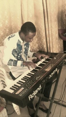 Emmanueltweneb2's profile picture. 