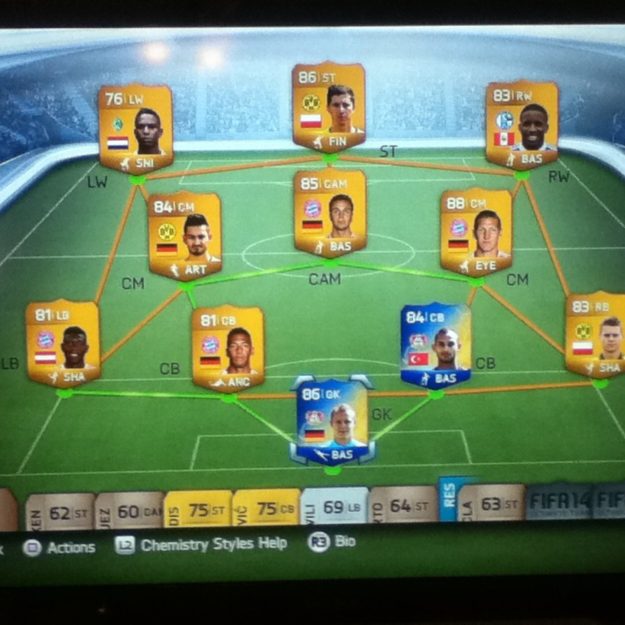want some free fifa coins or players? well here's the place to get them! its all for free and you can get the team you've always dreamed of! DM me for them!