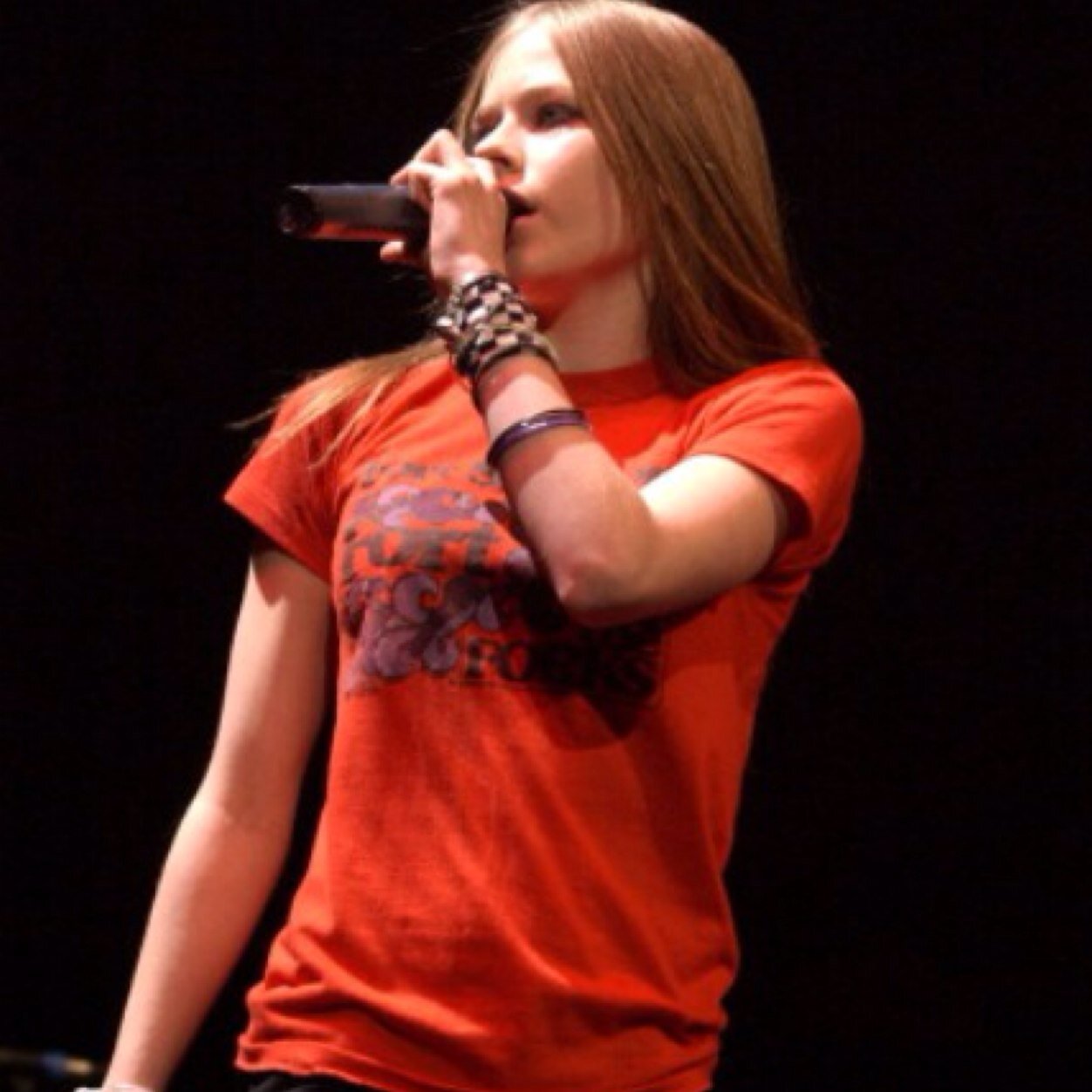 How do you spell Avril Lavigne without all her Little Black Stars↔️http://t.co/niyvkK3Epn
