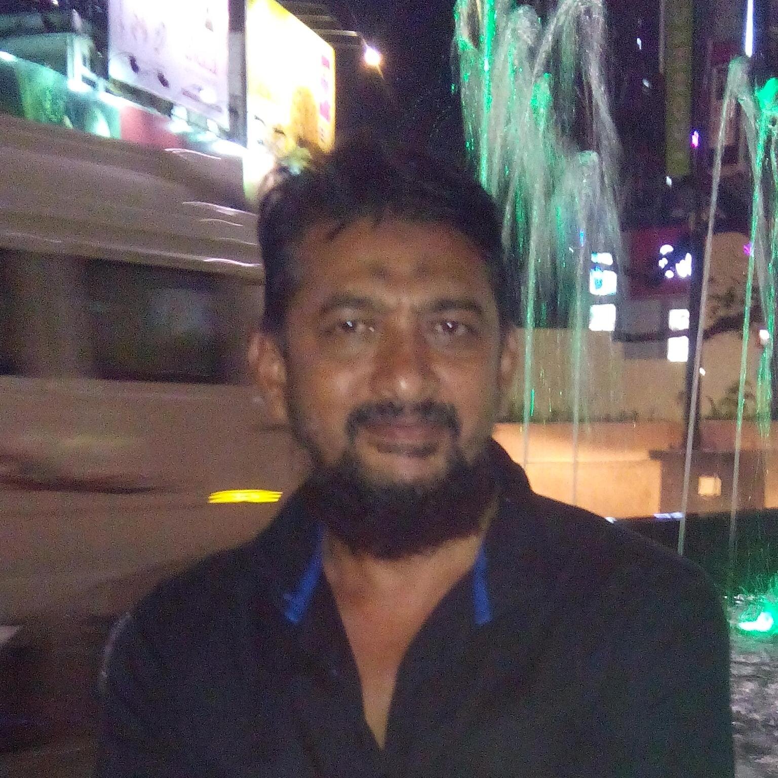 Litho. Ergo sum. (I Rock. Therefore I am), Muslim Fundamentalist, Engineer, Coder,  CEO IQSoft, Alumnus TKM College of Engg., Sr. Director Hillsinai DBI MK City