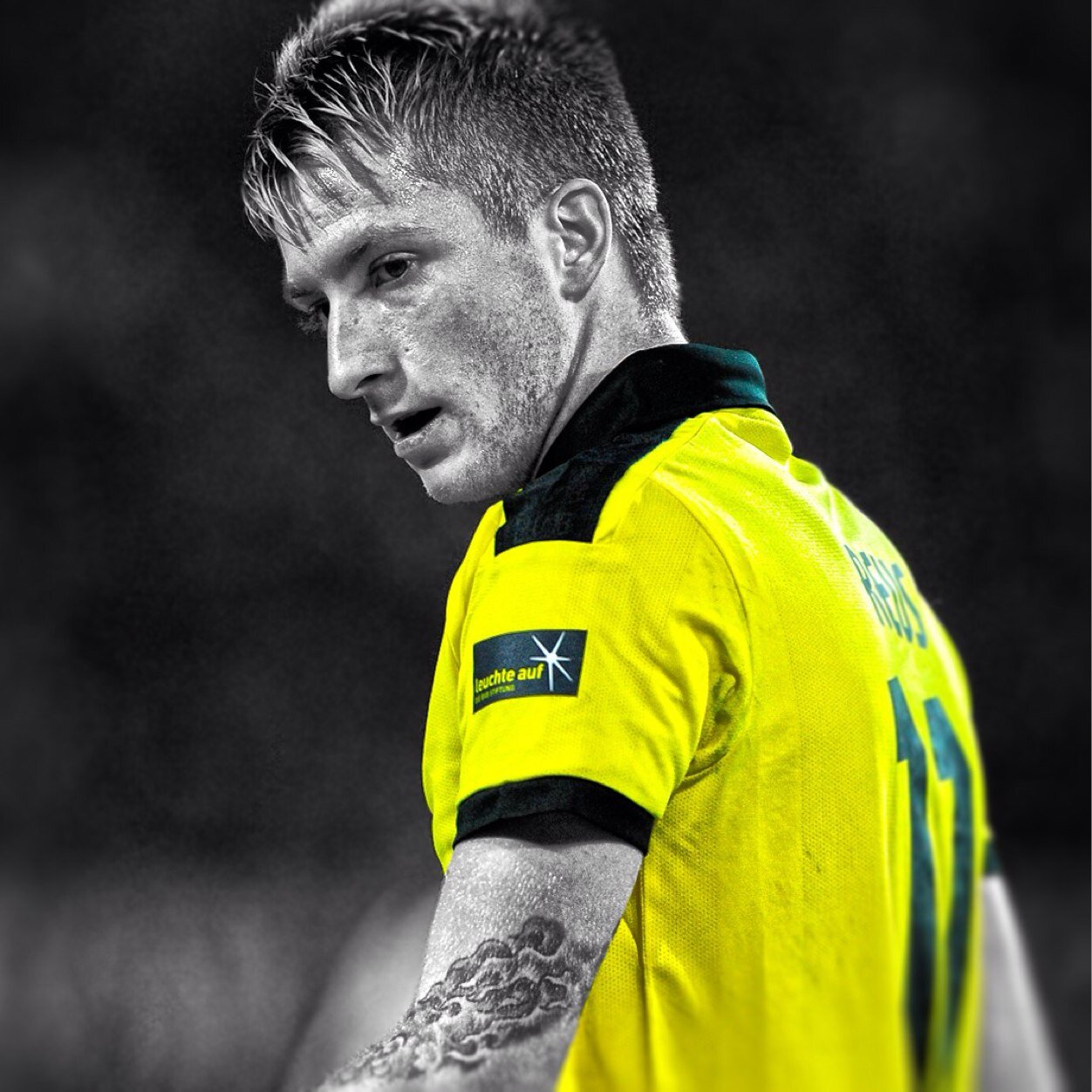 Cette page est creer pour rassemble une communaute de gens cool qui aime le foot , si vous vouler mon compte perso demander en msg priveé Enjoy :)