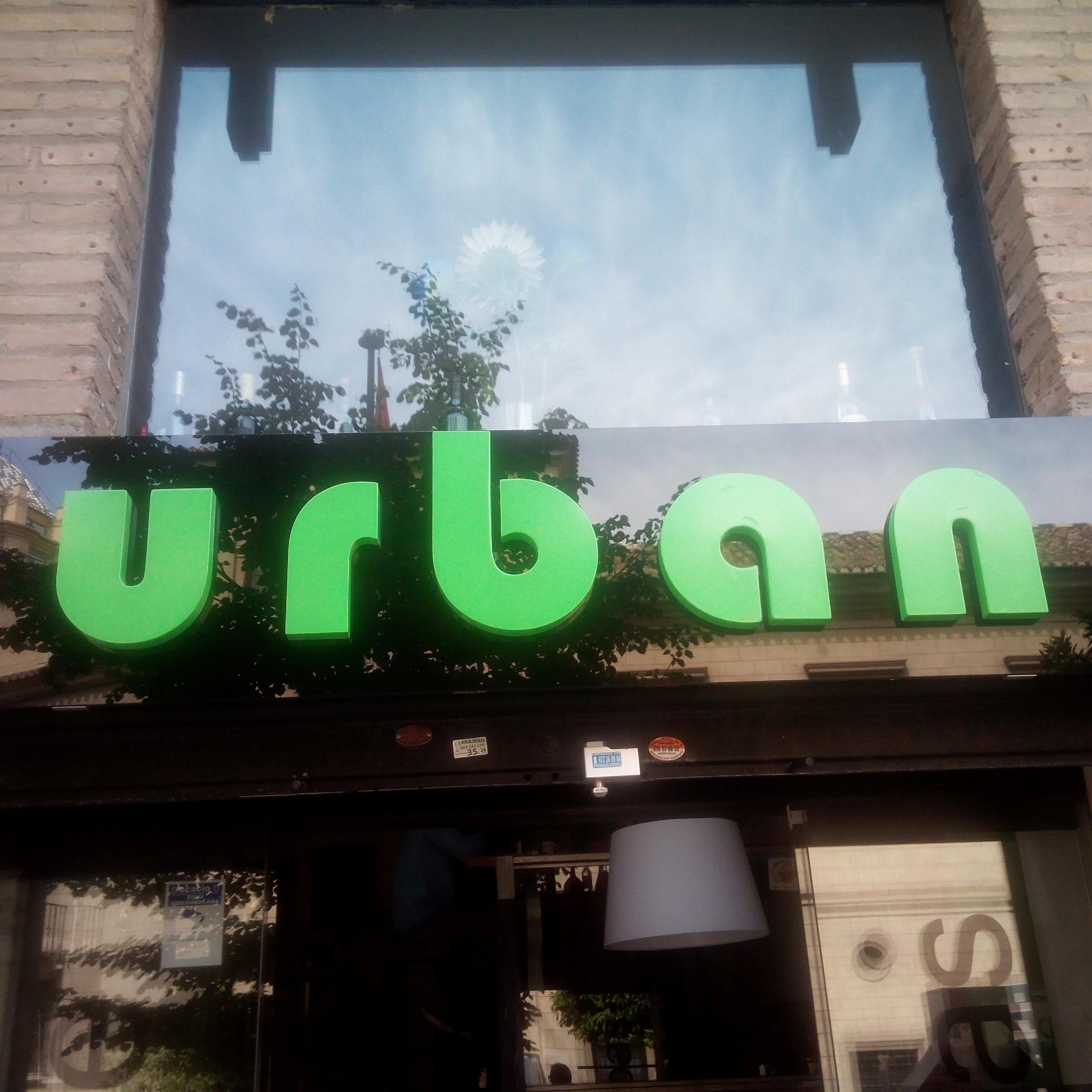 En Urban siempre es la hora del aperitivo...VISITANOS y disfruta de nuestros productos de una forma diferente .