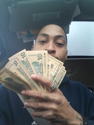 President/C.E.O./Founder of 2900MoneyGang Professional Skateboarder/Author/Writer/ Chef/husband/Rapper/Entreprenuer/Philospher. Im My Own Artist... - JayLuiBoy