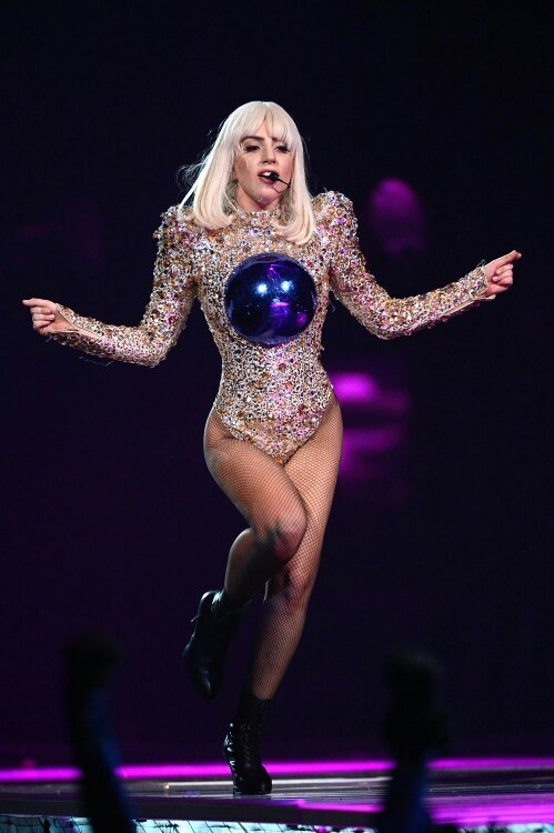 Futbol y Lady Gaga no combinan mal.