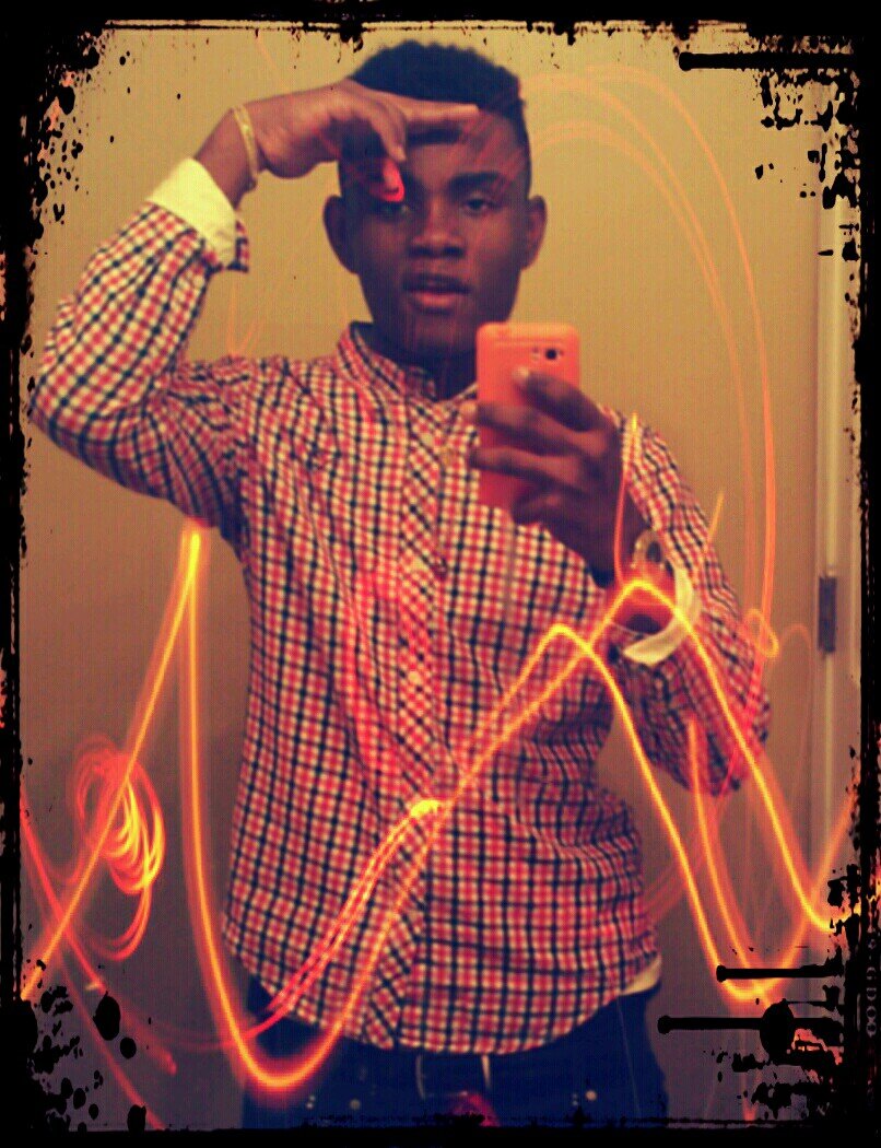 follow me, i'll follow back . #FreeDoodieLove . 16 YR OLD. Trynna bring his big bro back home. #FreeDoodieLove
