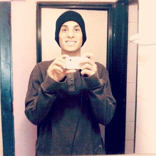 Prefiero Que Me Rechacen Por Lo Que Yo Soi, A Que Todos Me Acepten Por Lo Que Yo No Soi :3