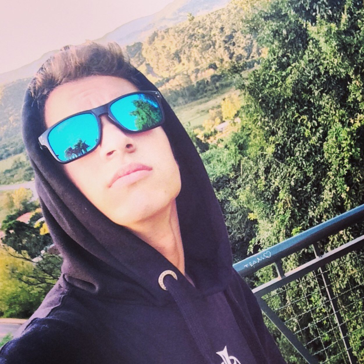 Benattidh's profile picture. ✌️