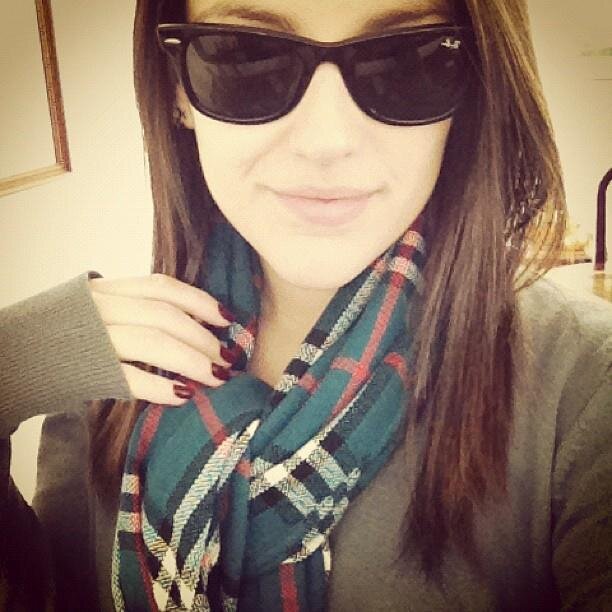 keferaJohnson's profile picture. Não entendo essas pessoas que estão sempre felizes, pensando positivo e achando que ''tudo vai dar certo'', me ensinem a fazer isso.