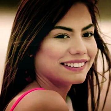 DEMET ÖZDEMİR DELİSİ onu çok seven birisi 12 yaşındayım