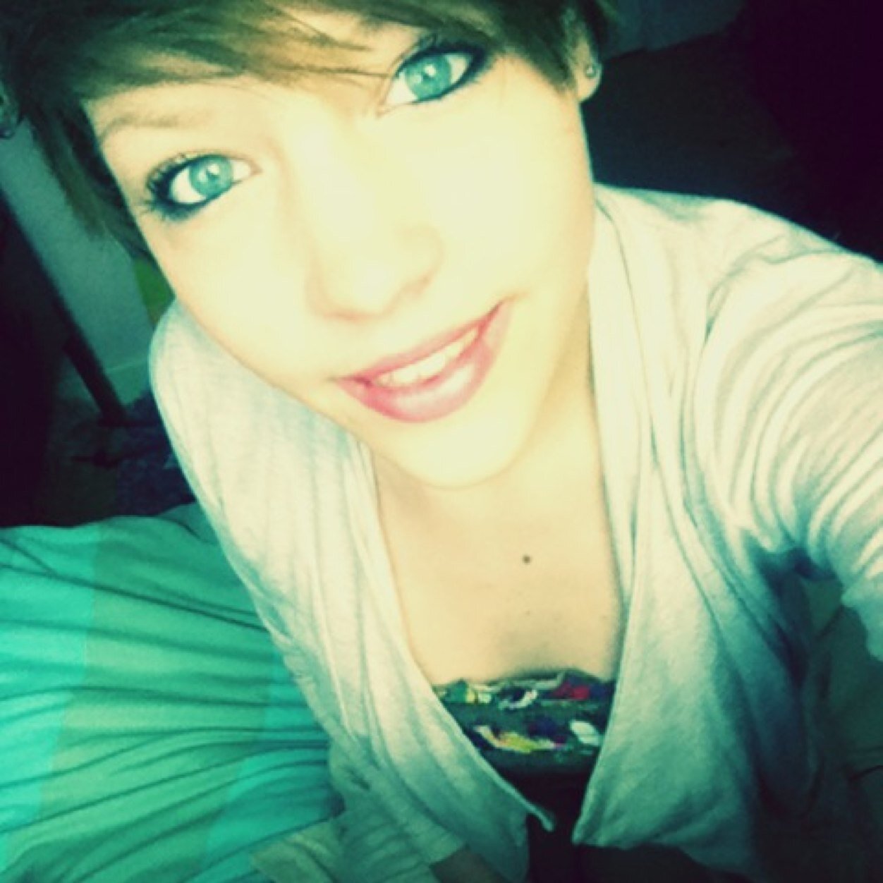 Insta; charlie_bethh
Kik; clarkey245
Bbm; 7418783D