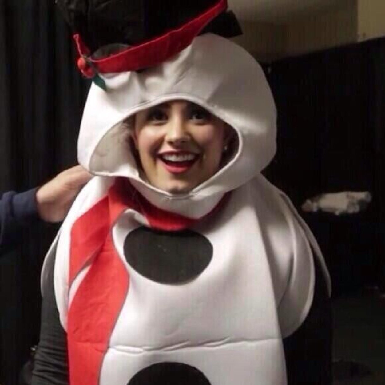 Free follow! Go follow @Demi_Reactions :)