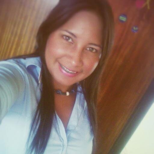 Estudiante de Comunicación Social.Familiar y apasionada. Fanática del mejor equipo, Leones del Caracas.Agradecida con Dios y mis padres ♥ #soyvenezolana.