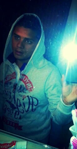 Si me quieres  ganame si me tienes cuidame si me perdiste jodete ☆☆