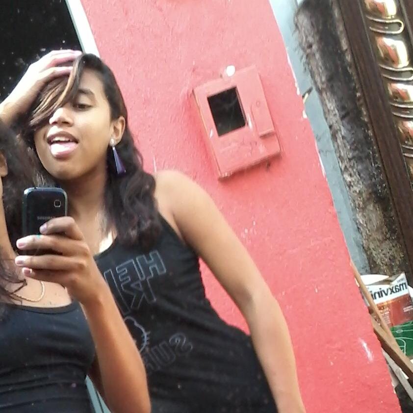 Menina Tímida ,amorosa Que sabe respeitar as pessoas E q Gosta de Ser Respeitada
