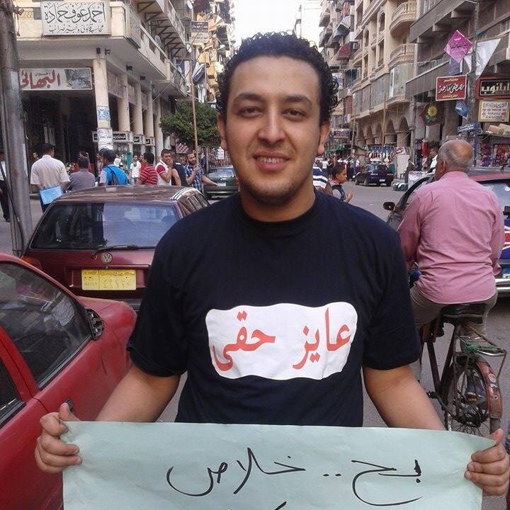 تاجر وعاشق للتحدى وباحث عن الحرية والديمقراطية وخبير فى الاطعمة المميزة.
