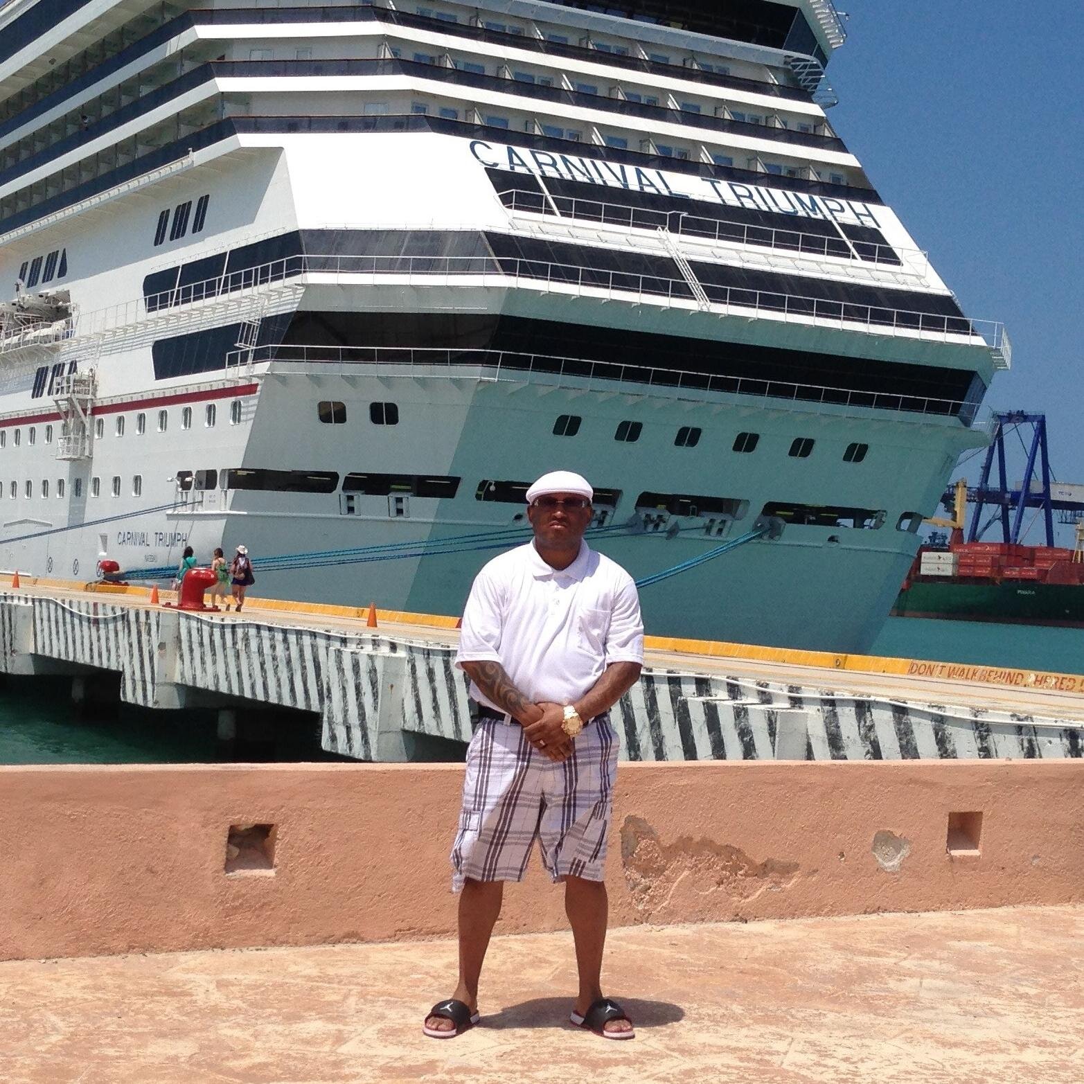 24therealmrlove's profile picture. 