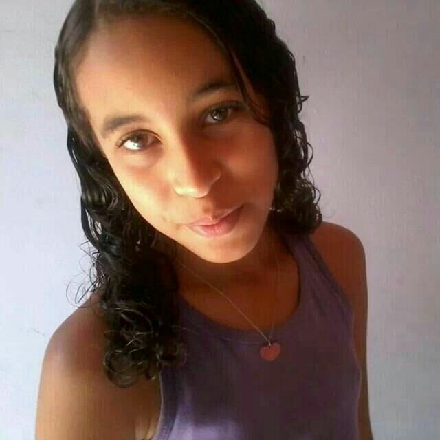 RithelyGdias's profile picture. rock