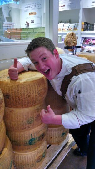 Vires_et_Decus's profile picture. 