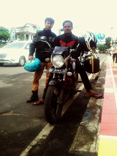 AgoesKobra's profile picture. Aku Berjuang Hanya Untuk 2 hal: Membahagiakan ORANG TUA dimasa tua, dan KAMU  yg akan mendampingi ku , selamanya.. MILA VERANITA.;) .