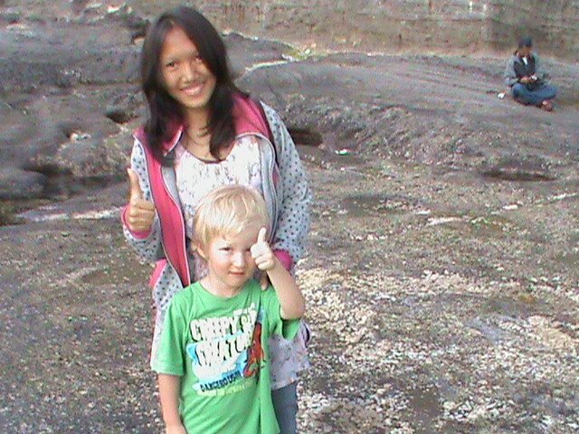 Jesus and Family is My Power. 
llTarget : Bisa 3 Bahasa asing l Penulis sukses ll Part of Arch Angels, MCRmy