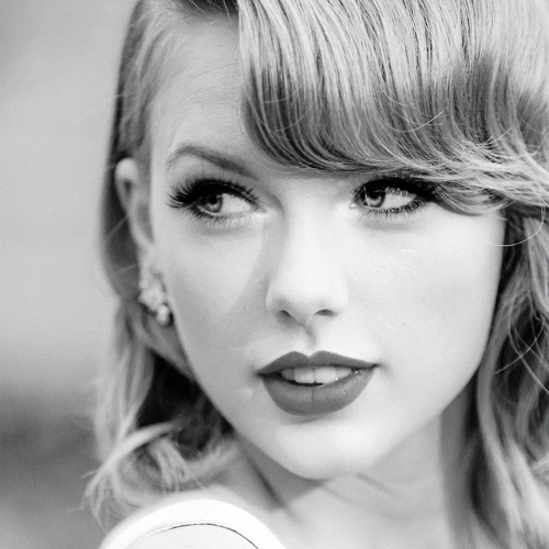 Spanish fanclub. Supporting taylor alison swift. If you're fearless, follow us!!