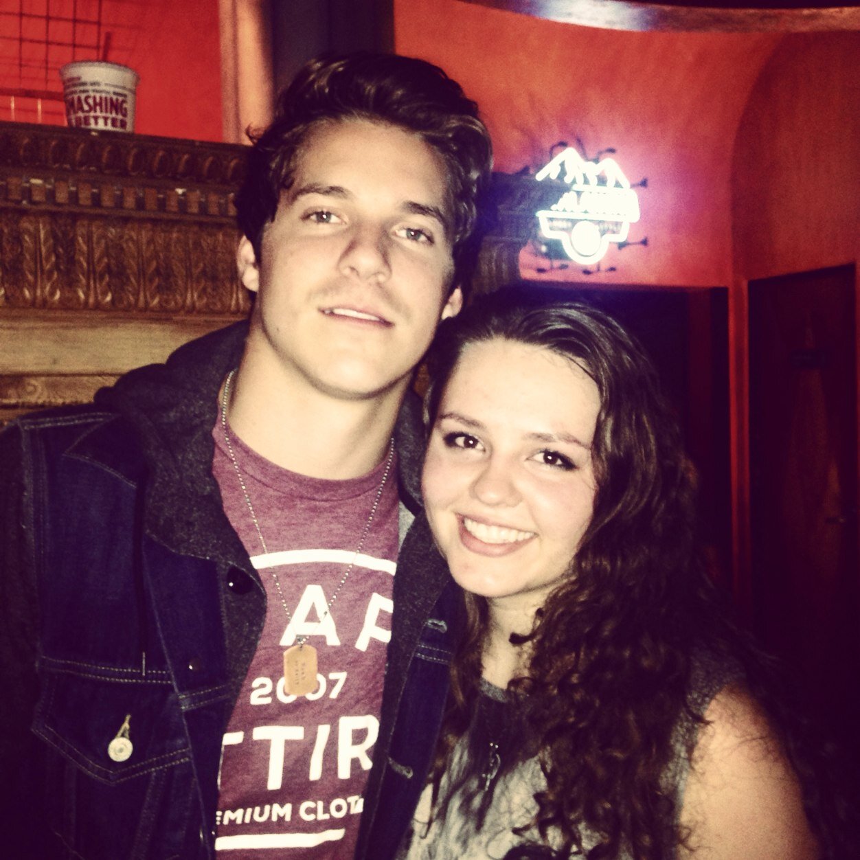 ItsMeVikki's profile picture. Hello, I'm Vikki. Music is life. Talk to me, I love meeting new people :)