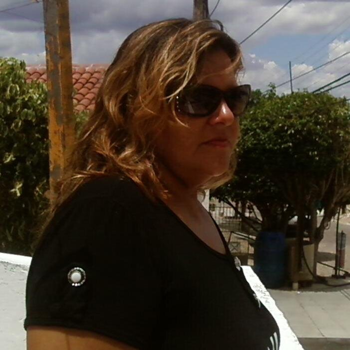 Amo Música, adoro conhecer pessoas divertidas. Sigo todos de volta (follow back)