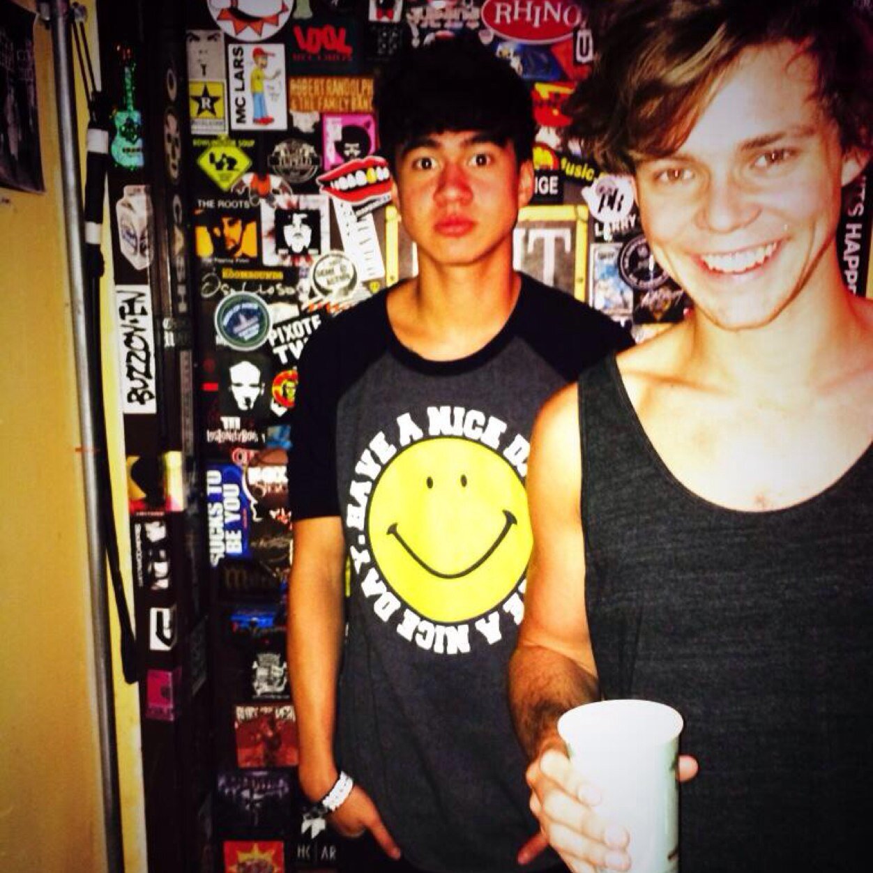 ashtonvegemite's profile picture. I live in a pineapple under the sea with @5sos