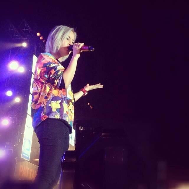 monikmackitty's profile picture. A member of Room39 - Thai band.
Brand ambassador of Brand's Chicken Essence and Clé Cream.