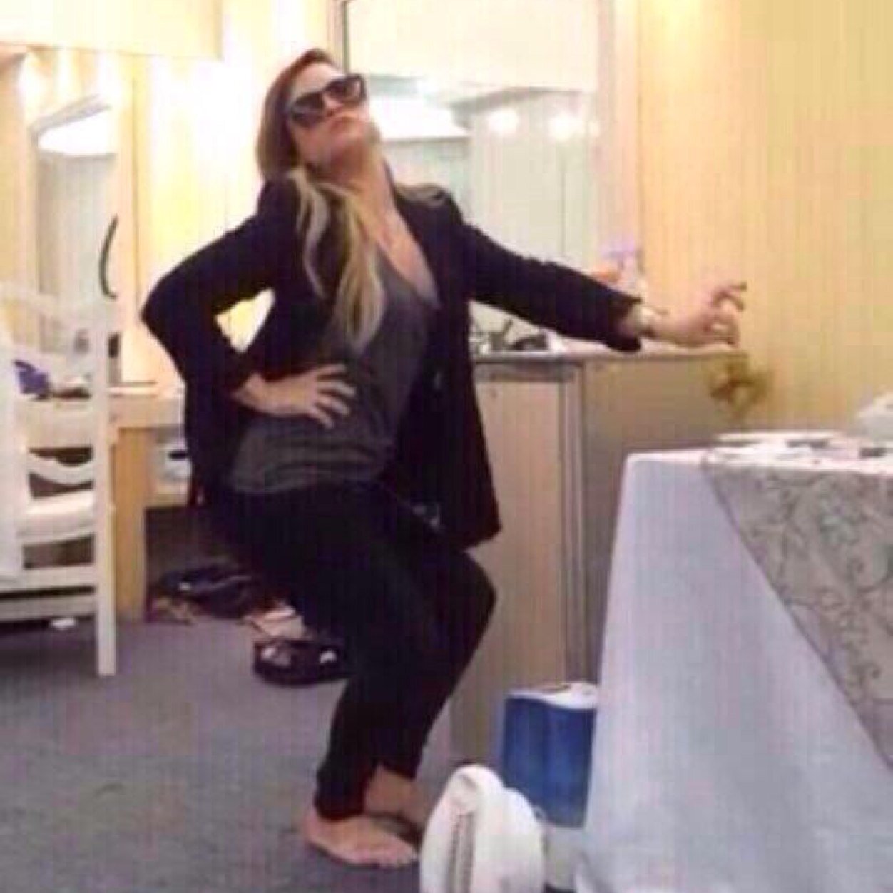 Free follow! Go follow @Demi_Reactions