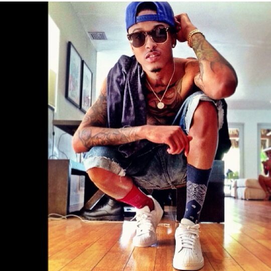 A difference between a loyal niggah and a THOT niggah. This account is NOT the *REAL*  ♥August Alsina ♥ This is a FANPAGE *