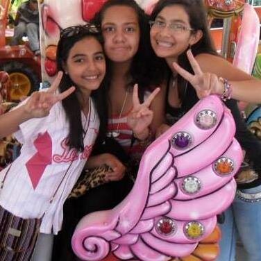 laurabetania13's profile picture. 