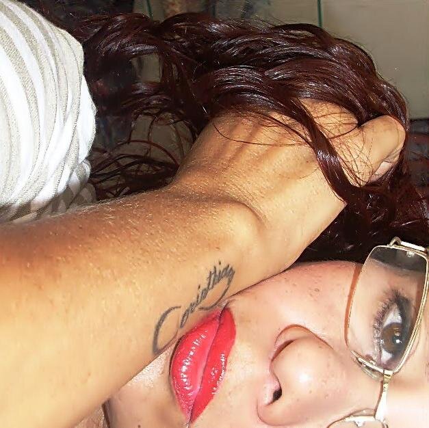 Não sou perfeita. Assim como todas as pessoas também não são! Sei odiar e perdoar, sei viver, amar, conquistar e abrir mão de tudo quandoquero