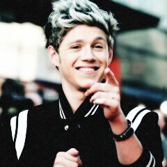 Follow my real acount: @xxFiveIdiotsxx  | If you request folloback I will follow you | Love you
