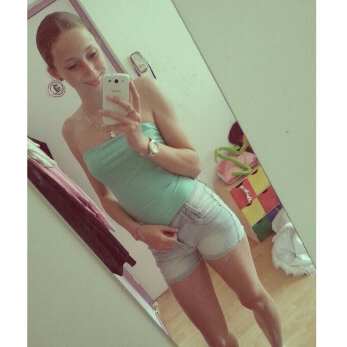 _kayleighmh's profile picture. naomi & joelle ♥