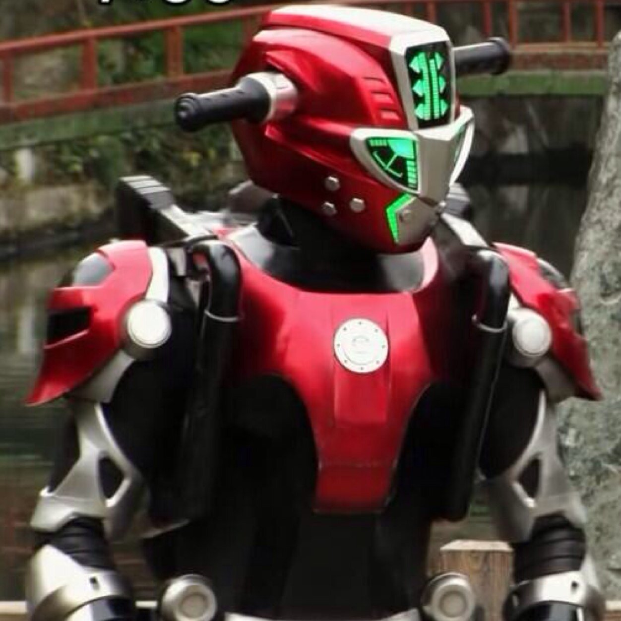 The cheetah-type mecha Buddy Roid partner of Hiromu Sakurada. Nick acts like an older brother to Red Buster.