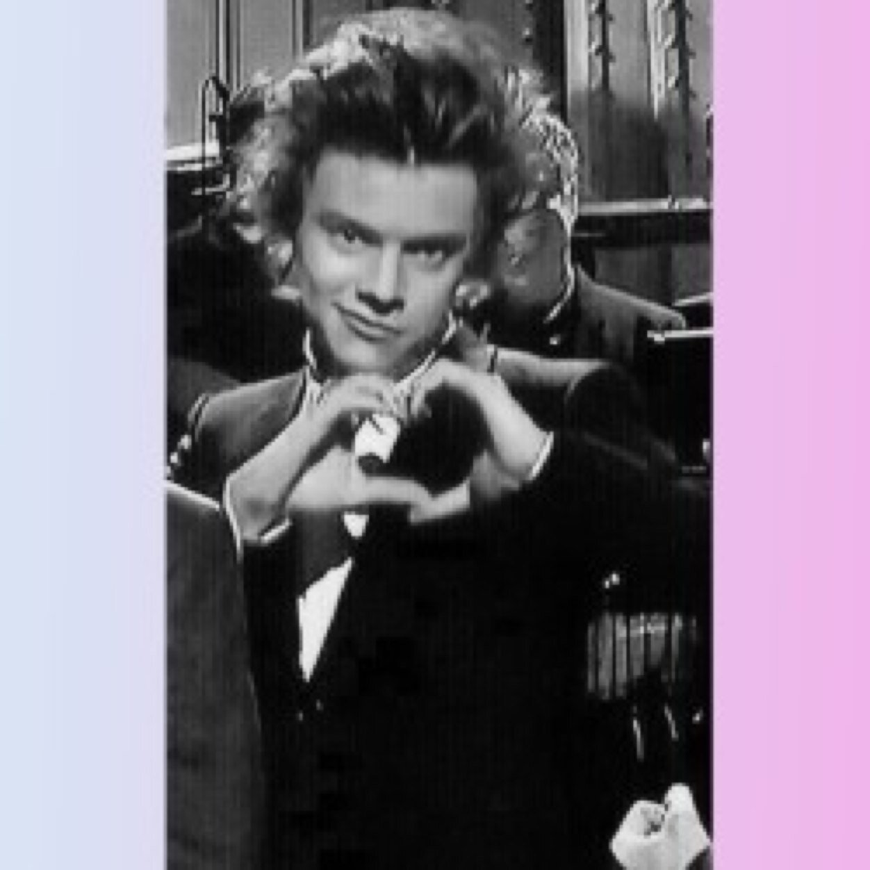 Please follow me on @iMagicHarry, ilysfm