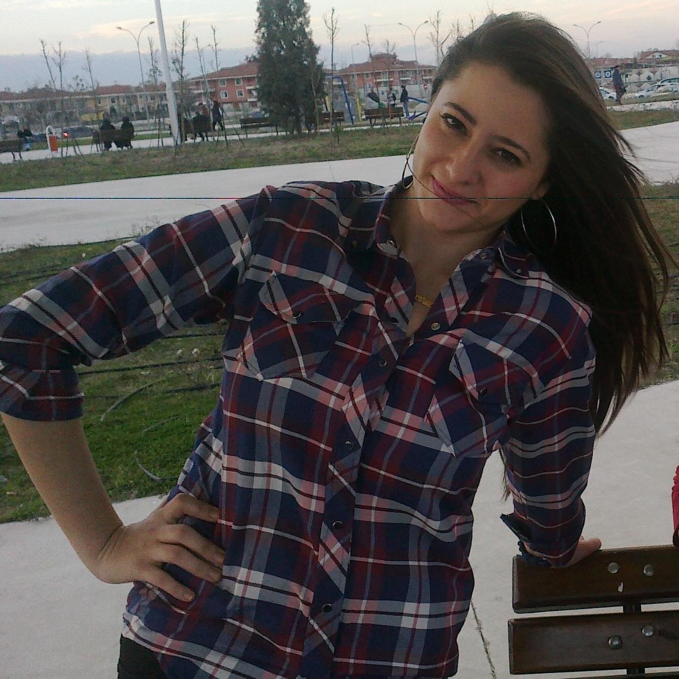 busramedet's profile picture. 