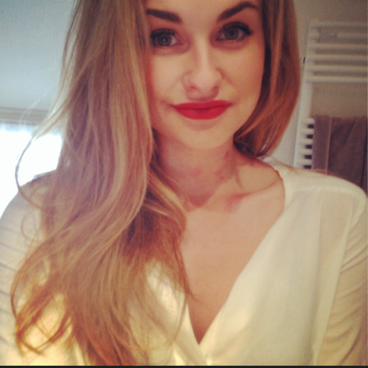 CMJMidwinter's profile picture. Instagram: chloemidwinter