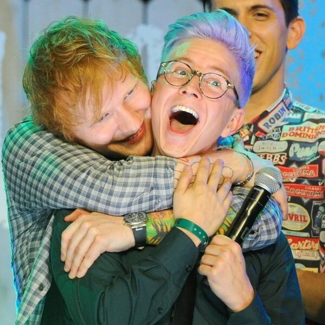 lets ship phan together.