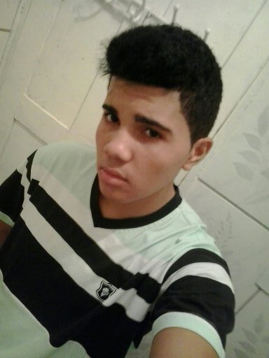 160 caracteres é muito pouco para me definir...só tenho algo á dizer:-Jesus,razão pelo qual ei vivo!!Aéé ...e CORINTHIANS ate morrer...Capixaba,e claro
