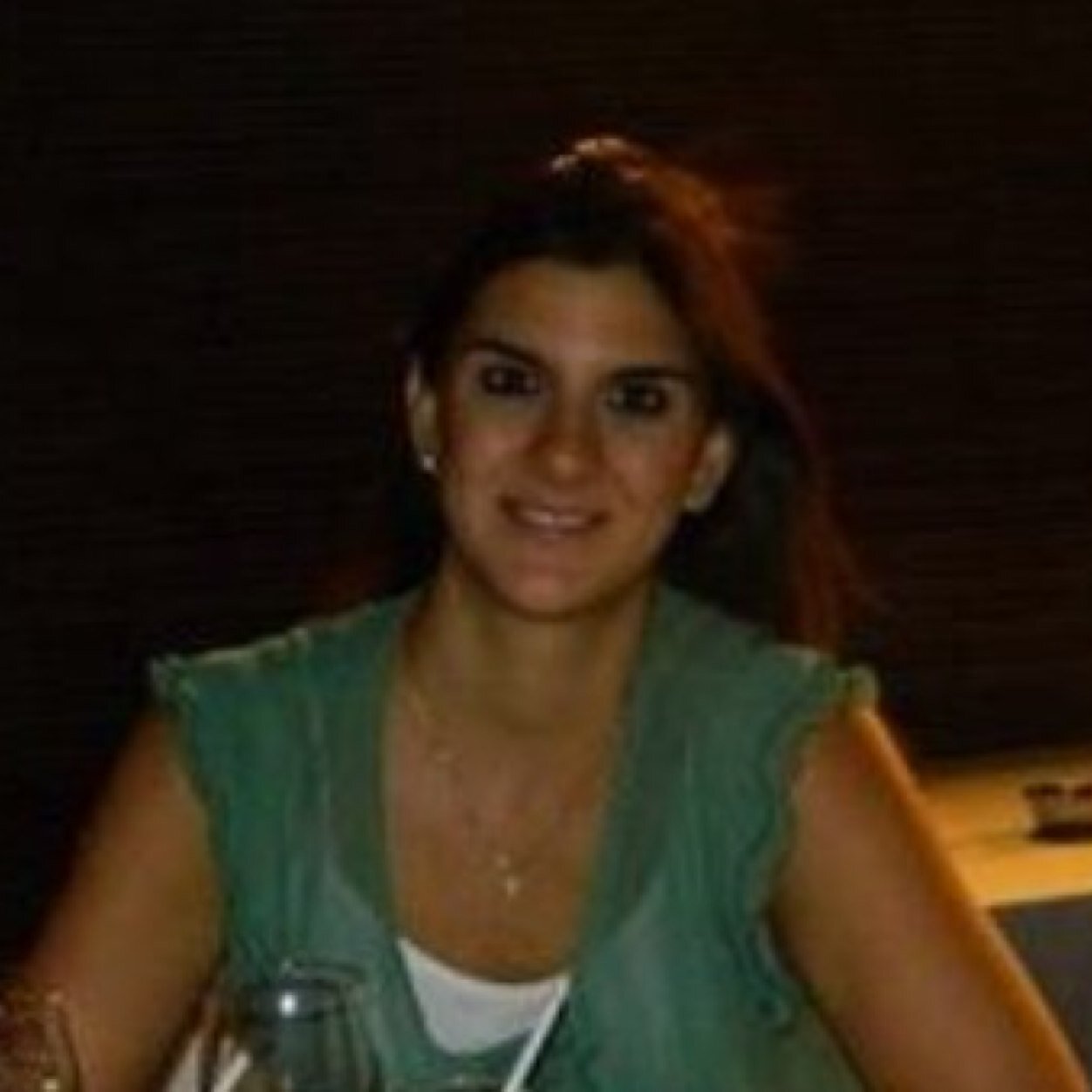 Enamorada de mi familia, apasionada por emprender, por la innovación, la creatividad, gusto por la cerveza, un buen vino y mucho Mar :)