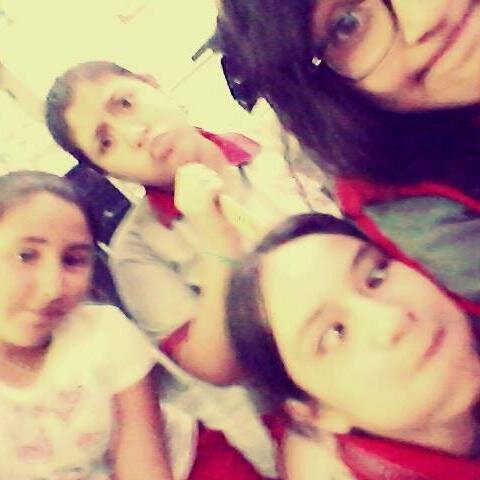 Somos un grupo que trata de sacarte una sonrisa:D
Somos One Mix♡