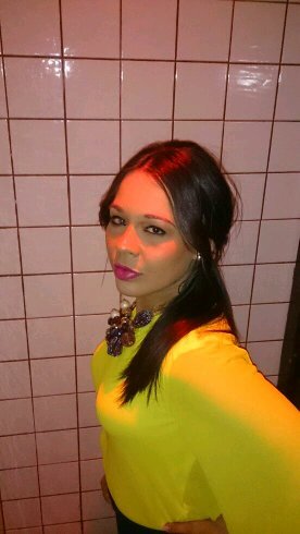 LechonMaria's profile picture. El color de la vida la tienes en tus manos nunca te riendas xke vida solo ai una siempre mirando hacia adelante