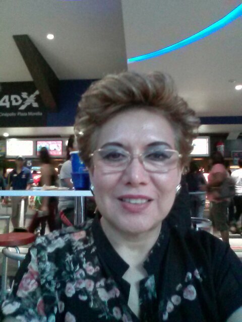 Q.F.B de profesión. Gerente de Bella Kara Morelia.