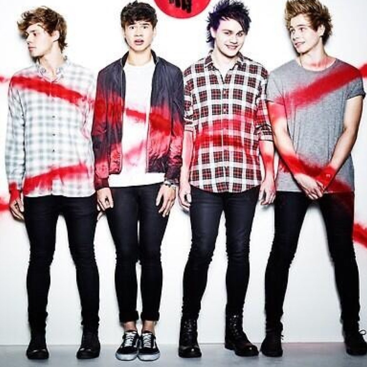 vote and reply w proof and ill dm you 1/4 5sos snapchat of your choice :-)