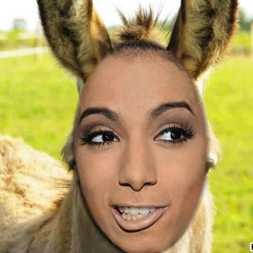 Amo imitar as pessoas, sou uma grande fã da Beyonce... Se não quer me ver te imitando vira de costas♪