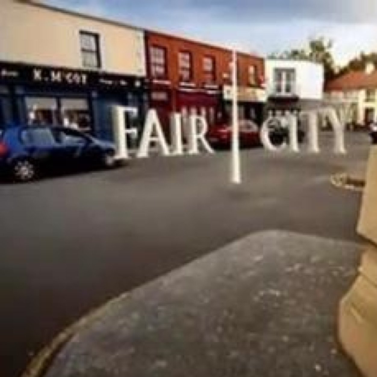 All fair city fans give this page a follow...We'll keep you well up to date with the goings on in carraigstown!