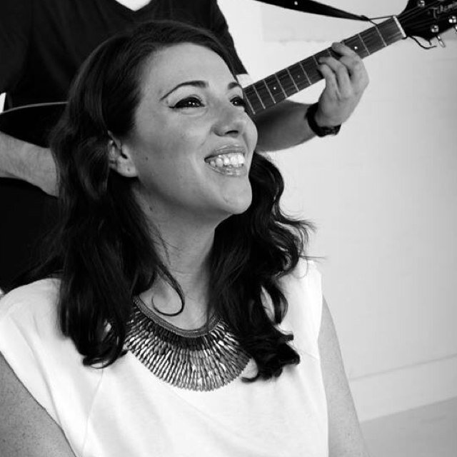 Singer/Songwriter... https://t.co/kD2th1i6u6 https://t.co/bBw5PVQOf5
